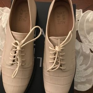 Naturalizer cream oxfords